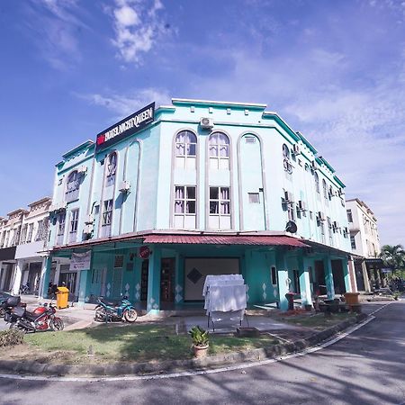 Hotel Night Queen Salak Tinggi Sepang Exterior foto