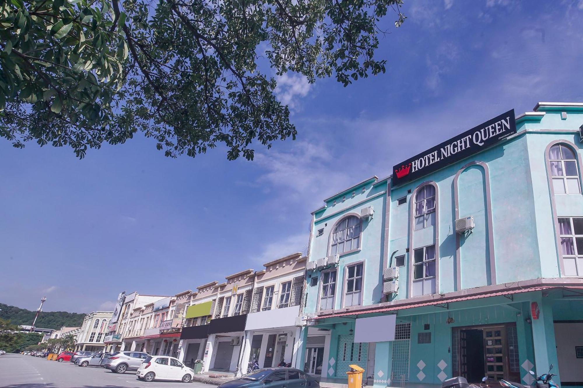 Hotel Night Queen Salak Tinggi Sepang Exterior foto