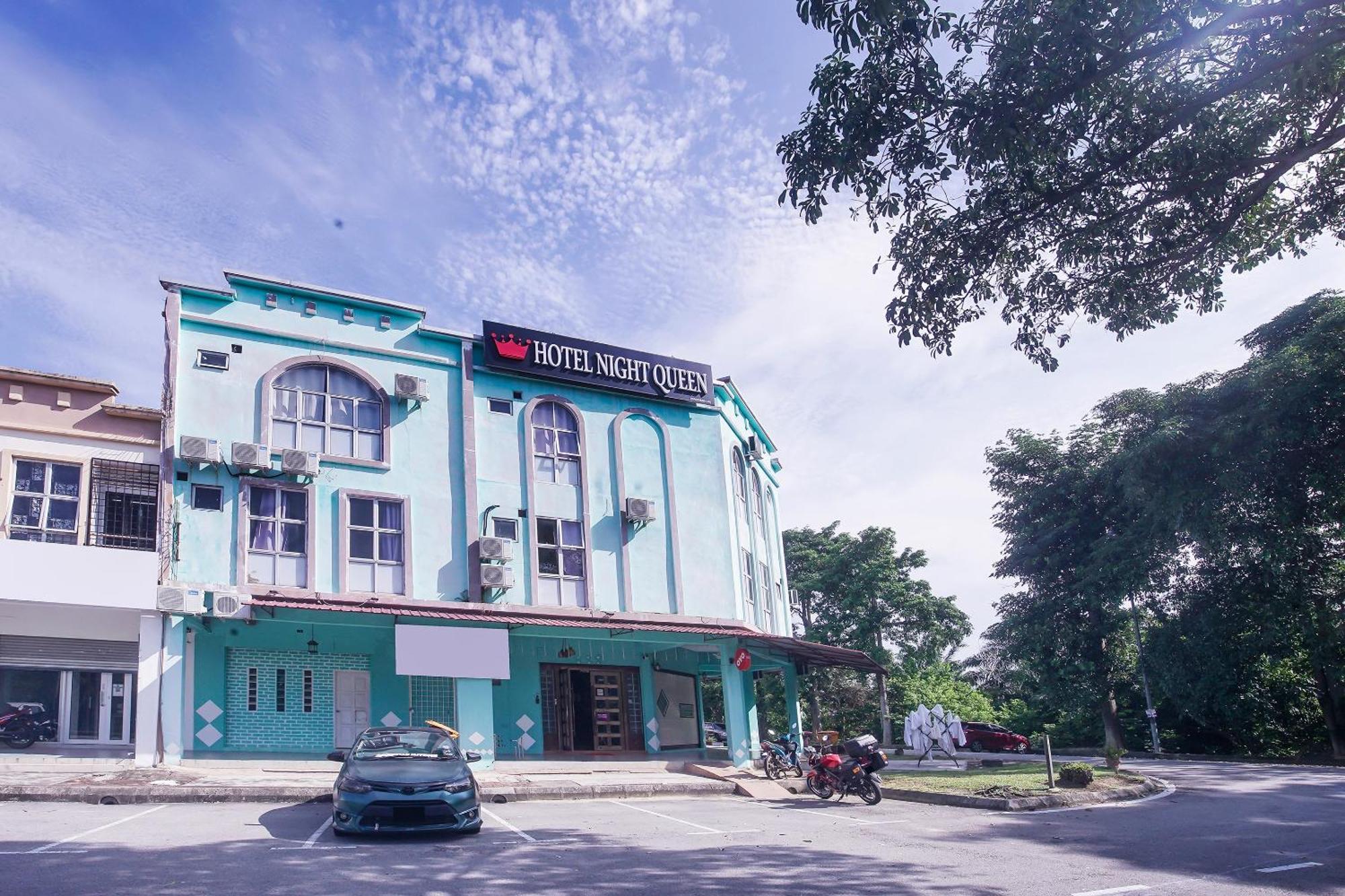 Hotel Night Queen Salak Tinggi Sepang Exterior foto